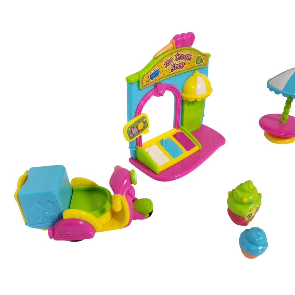 Playgo Ice Cream Shop Playset Scooter Figures Table Chair Pretend‎ Play Toy